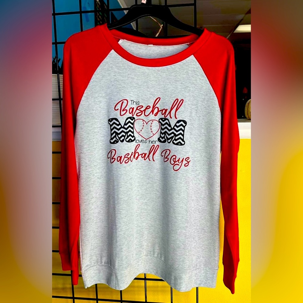 Baseball mom shirt size large